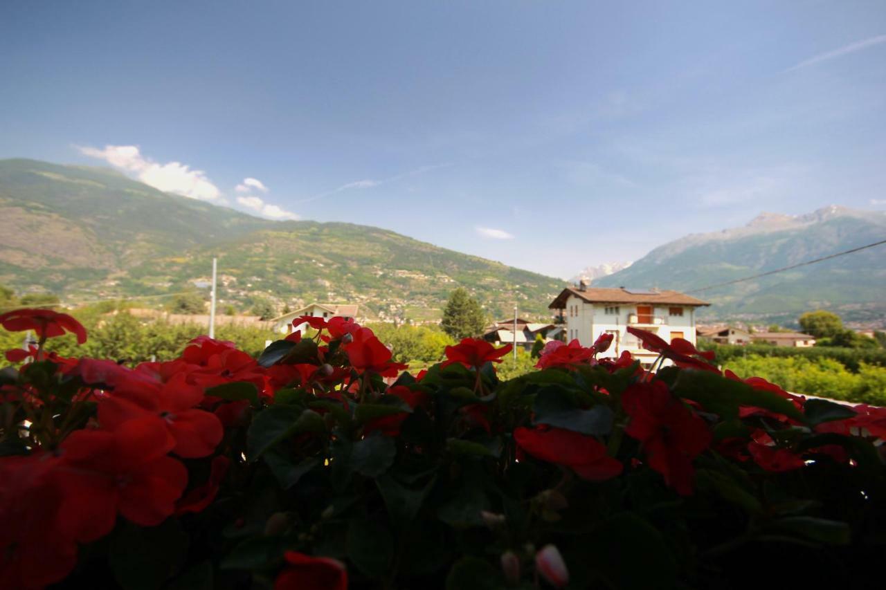 Apartment L'Envers Aosta Luaran gambar